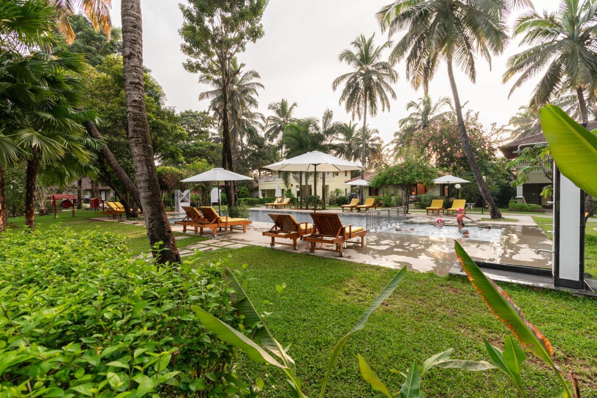 Novotel Goa Dona Sylvia Resort Cavelossim Exteriör bild