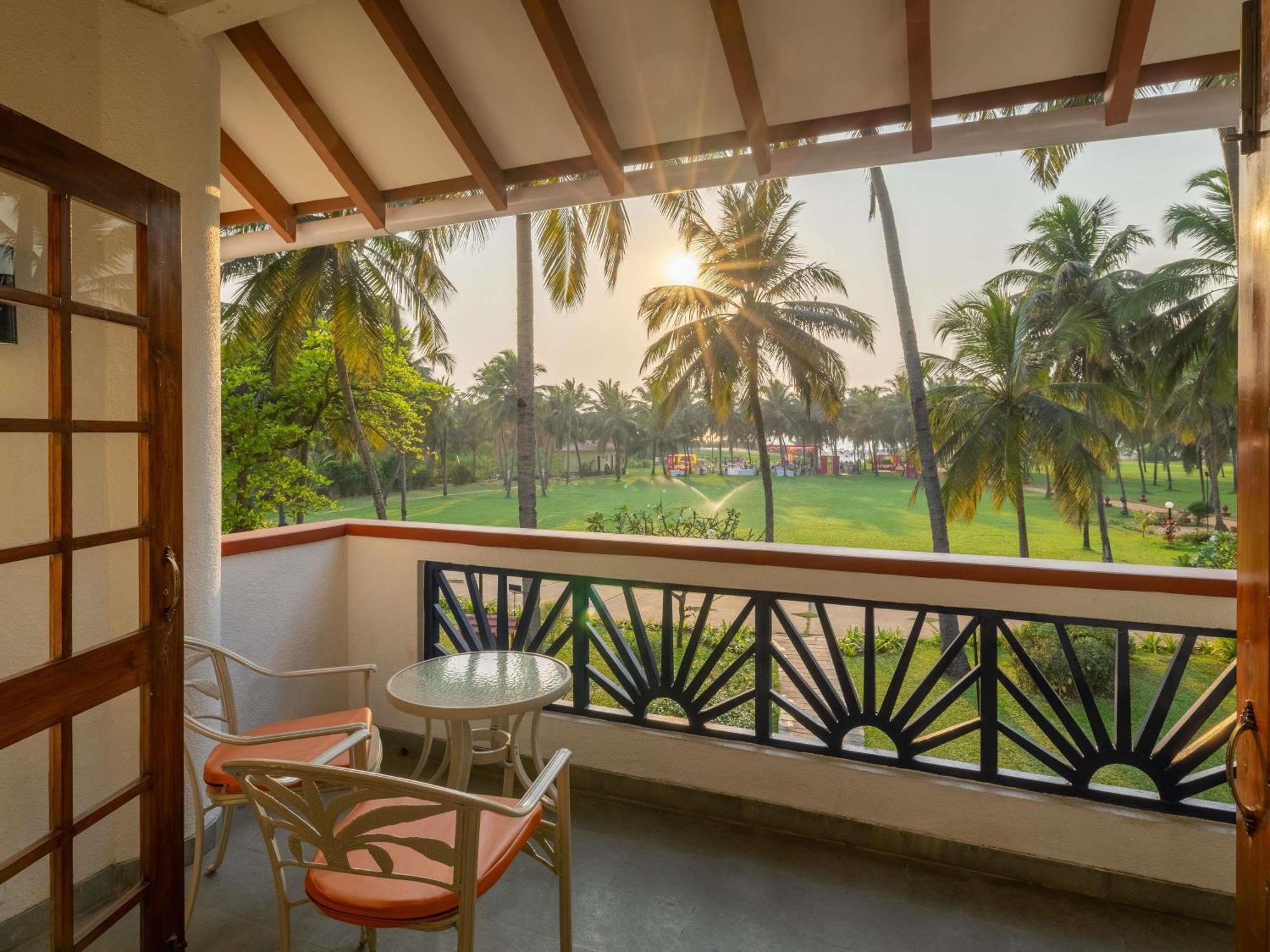 Novotel Goa Dona Sylvia Resort Cavelossim Exteriör bild